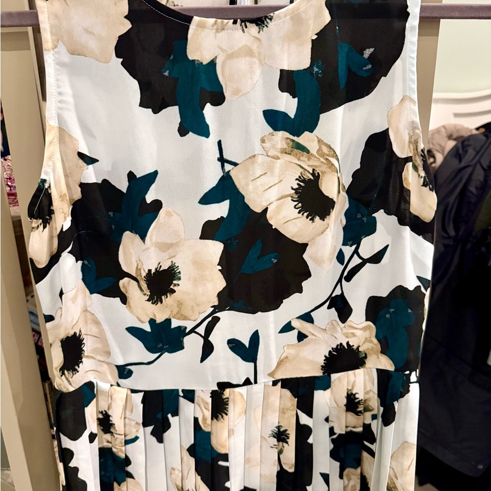 WHBM Cream Floral tank with Teal & Black Accents White House Black Market sz 6